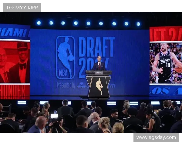 NBA黄蜂队新赛季重建加速年轻核心崛起球迷期待反弹之路前景